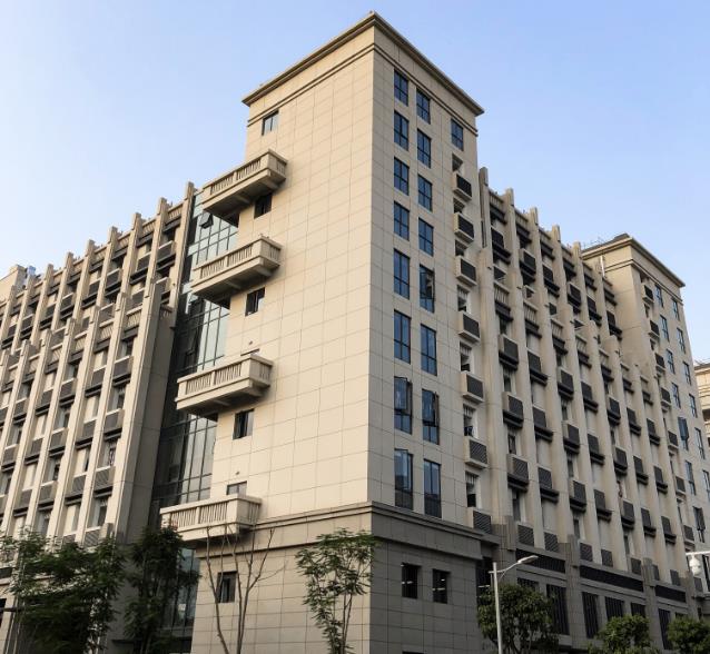 真石漆罩光面漆泛白怎么辦？